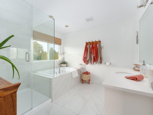 23873 12 Avenue, Langley, BC - Indoor Photo Showing Bathroom