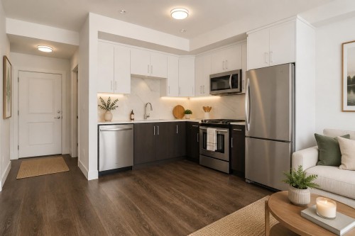 214-9983 Barnston Drive E, Surrey, BC - Indoor Photo Showing Kitchen With Stainless Steel Kitchen