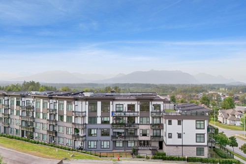 214-9983 Barnston Drive E, Surrey, BC - Outdoor