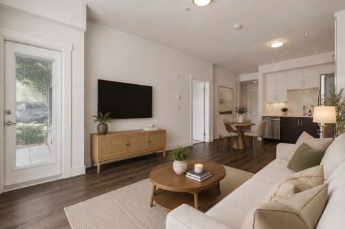 214-9983 Barnston Drive E, Surrey, BC - Indoor Photo Showing Living Room