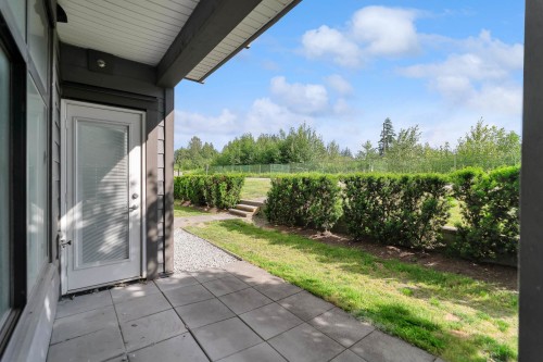 214-9983 Barnston Drive E, Surrey, BC - Outdoor