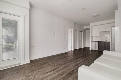 214-9983 Barnston Drive E, Surrey, BC - Indoor