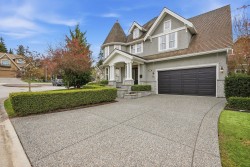 927 163 Street Surrey, BC V4A 9T8