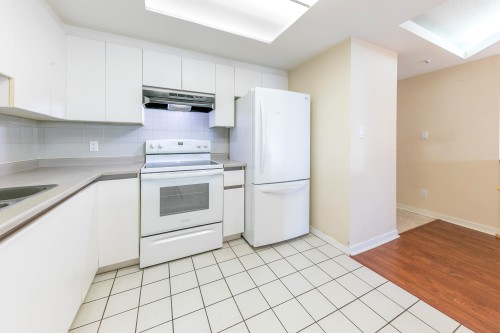 1608-13383 108 Avenue, Surrey, BC - Indoor Photo Showing Kitchen