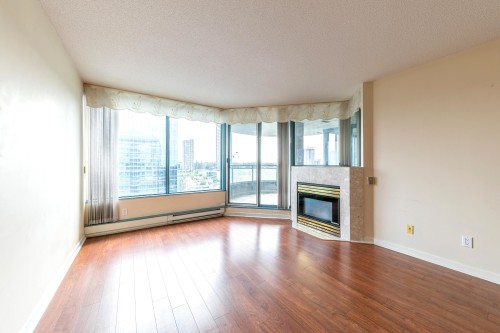 1608-13383 108 Avenue, Surrey, BC - Indoor Photo Showing Living Room With Fireplace