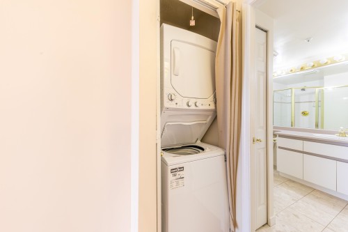 1608-13383 108 Avenue, Surrey, BC - Indoor Photo Showing Laundry Room
