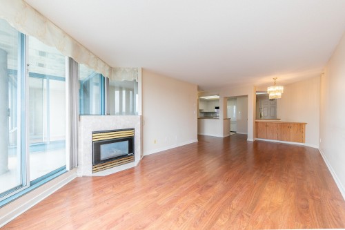 1608-13383 108 Avenue, Surrey, BC - Indoor Photo Showing Living Room With Fireplace