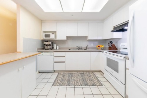 1608-13383 108 Avenue, Surrey, BC - Indoor Photo Showing Kitchen With Double Sink