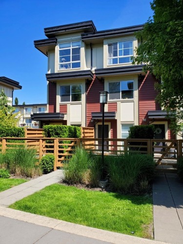 61-19477 72A Avenue, Surrey, BC - Outdoor With Facade