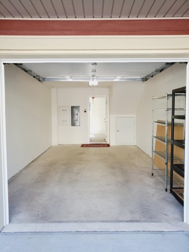61-19477 72A Avenue, Surrey, BC - Indoor Photo Showing Garage