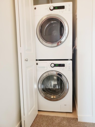 61-19477 72A Avenue, Surrey, BC - Indoor Photo Showing Laundry Room