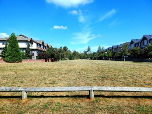 61-19477 72A Avenue, Surrey, BC - Outdoor
