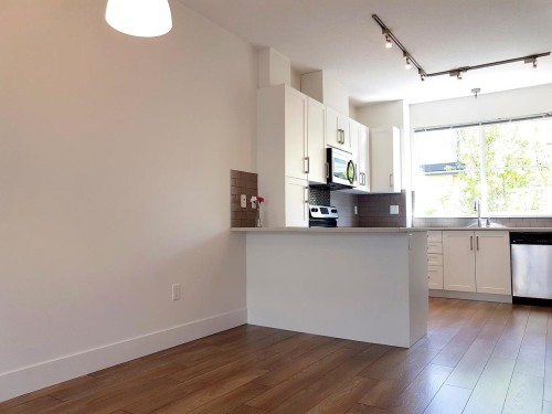 61-19477 72A Avenue, Surrey, BC - Indoor Photo Showing Kitchen