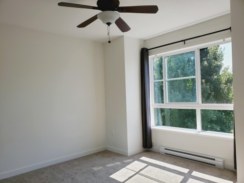 61-19477 72A Avenue, Surrey, BC - Indoor Photo Showing Other Room