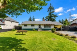 8736 154 Street Surrey, BC V3S 3N6