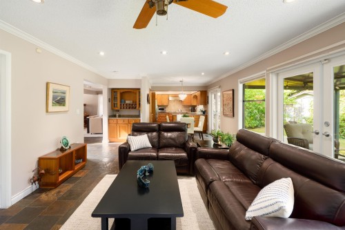 11769 Summit Crescent, Delta, BC - Indoor Photo Showing Living Room
