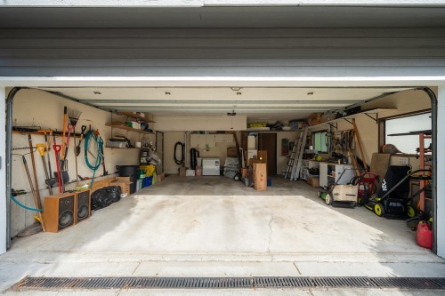 11769 Summit Crescent, Delta, BC - Indoor Photo Showing Garage