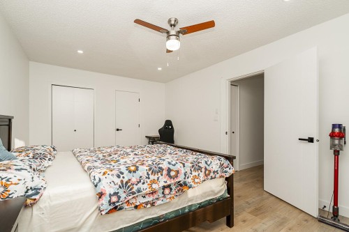 11205 78A Avenue, Delta, BC - Indoor Photo Showing Bedroom