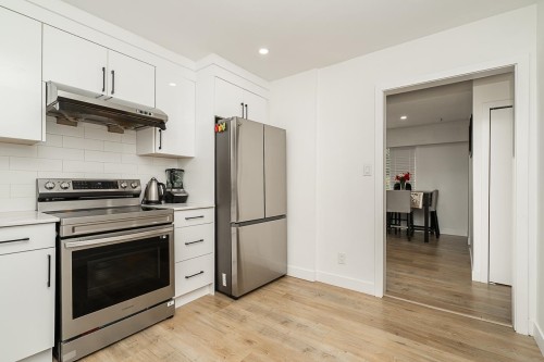 11205 78A Avenue, Delta, BC - Indoor Photo Showing Kitchen