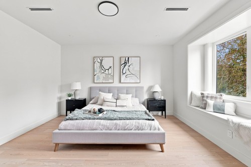 11252 78A Avenue, Delta, BC - Indoor Photo Showing Bedroom