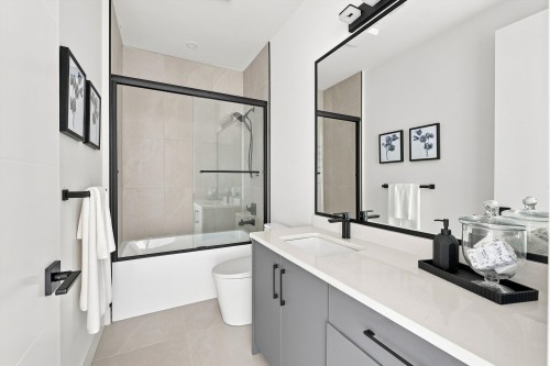 11252 78A Avenue, Delta, BC - Indoor Photo Showing Bathroom