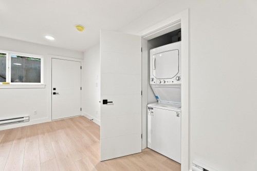 11252 78A Avenue, Delta, BC - Indoor Photo Showing Laundry Room