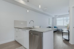 214-20696 Eastleigh Crescent Langley, BC V3A 0M3