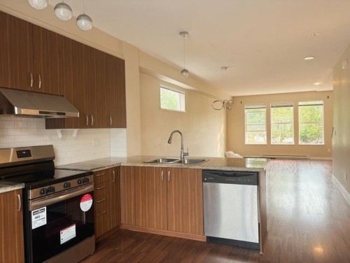 41-10415 Delsom Crescent, Delta, BC - Indoor Photo Showing Kitchen With Stainless Steel Kitchen With Double Sink