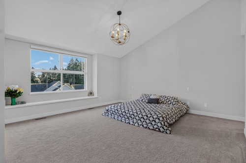 31559 Mccreath Place, Mission, BC - Indoor Photo Showing Bedroom