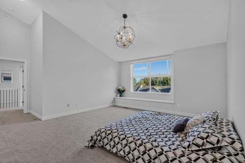 31559 Mccreath Place, Mission, BC - Indoor Photo Showing Bedroom