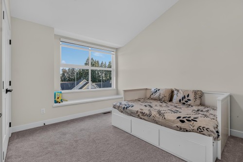 31559 Mccreath Place, Mission, BC - Indoor Photo Showing Bedroom