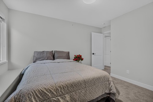 31559 Mccreath Place, Mission, BC - Indoor Photo Showing Bedroom