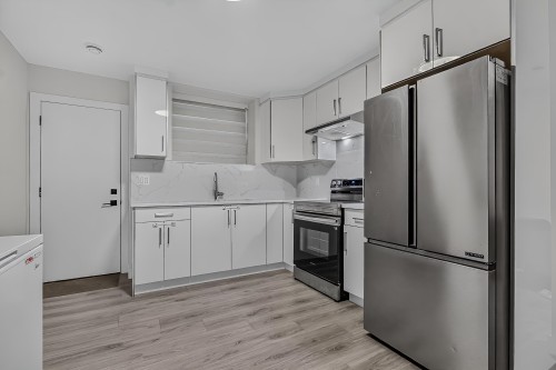 31559 Mccreath Place, Mission, BC - Indoor Photo Showing Kitchen With Stainless Steel Kitchen