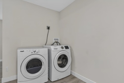 31559 Mccreath Place, Mission, BC - Indoor Photo Showing Laundry Room