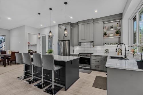 31559 Mccreath Place, Mission, BC - Indoor Photo Showing Kitchen With Stainless Steel Kitchen With Upgraded Kitchen