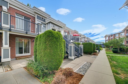 273-20170 Fraser Highway, Langley, BC - Outdoor