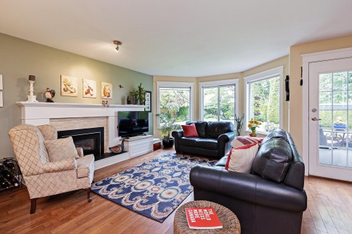 18289 58A Avenue, Surrey, BC - Indoor Photo Showing Living Room With Fireplace