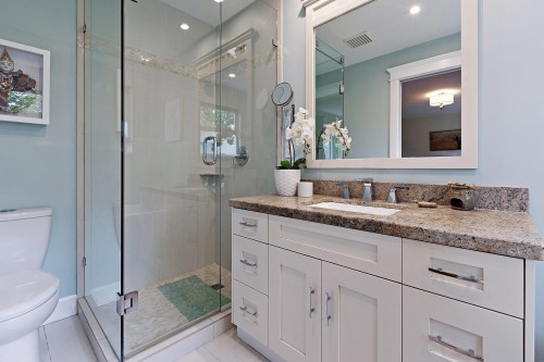 18289 58A Avenue, Surrey, BC - Indoor Photo Showing Bathroom