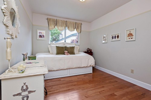 18289 58A Avenue, Surrey, BC - Indoor Photo Showing Bedroom