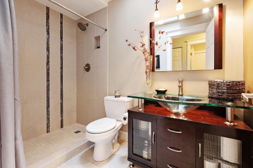 18289 58A Avenue, Surrey, BC - Indoor Photo Showing Bathroom