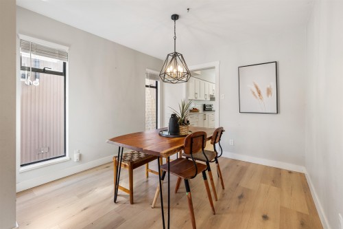 6503 Woodglen Street, Delta, BC - Indoor Photo Showing Dining Room