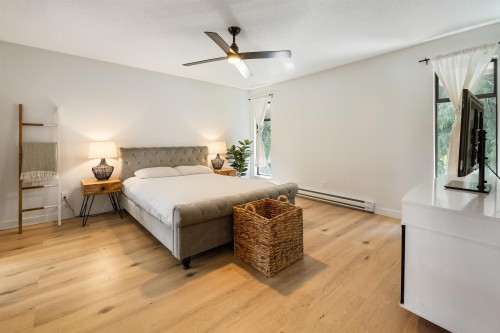 6503 Woodglen Street, Delta, BC - Indoor Photo Showing Bedroom