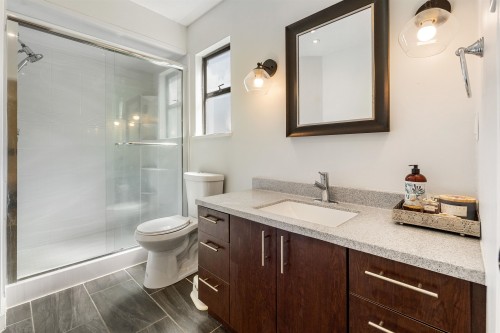 6503 Woodglen Street, Delta, BC - Indoor Photo Showing Bathroom