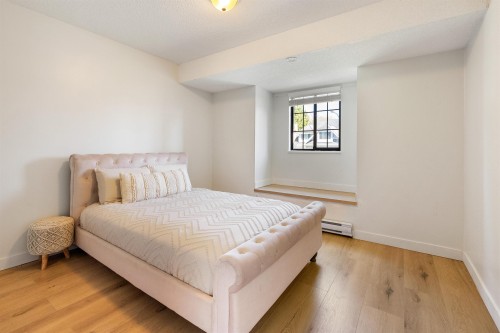 6503 Woodglen Street, Delta, BC - Indoor Photo Showing Bedroom