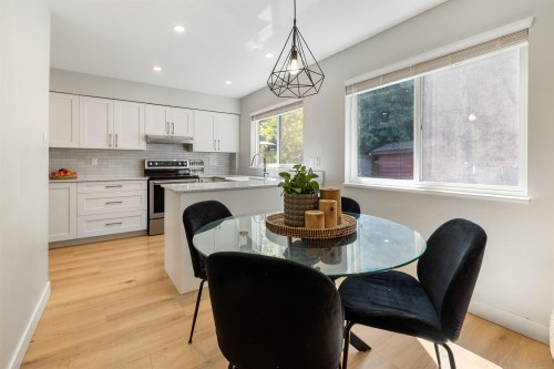 6503 Woodglen Street, Delta, BC - Indoor Photo Showing Dining Room