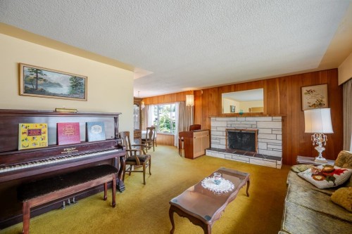 11050 Fuller Crescent N, Delta, BC - Indoor Photo Showing Other Room With Fireplace