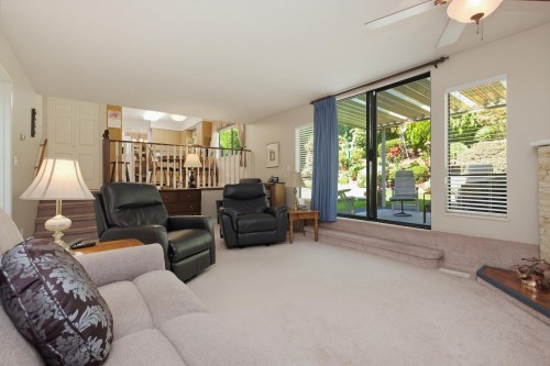 2358 Cameron Crescent, Abbotsford, BC - Indoor Photo Showing Living Room
