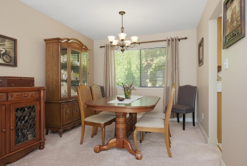 2358 Cameron Crescent, Abbotsford, BC - Indoor Photo Showing Dining Room