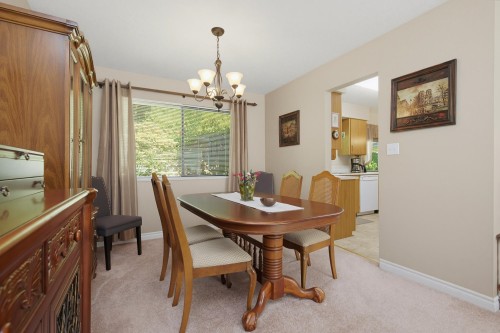 2358 Cameron Crescent, Abbotsford, BC - Indoor Photo Showing Dining Room