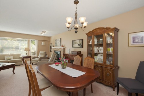 2358 Cameron Crescent, Abbotsford, BC - Indoor Photo Showing Dining Room
